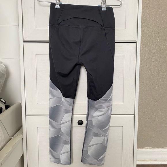 XS UNDER ARMOUR LEGGINGS - Picture 4 of 6